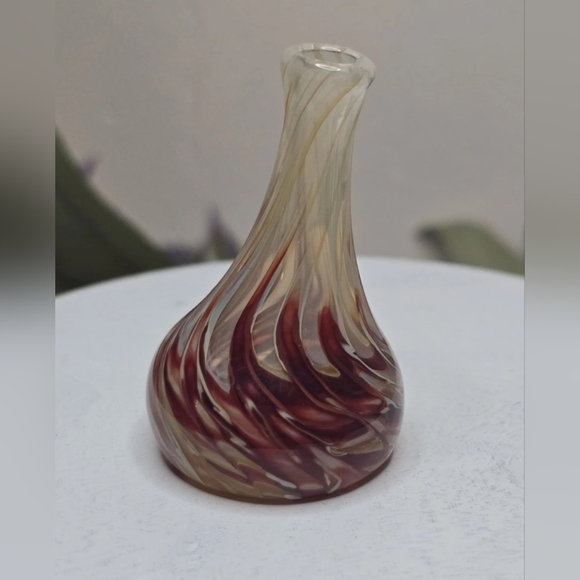 Vase TINY Decorative Swirl Vase *Read Details - Picture 1 of 15